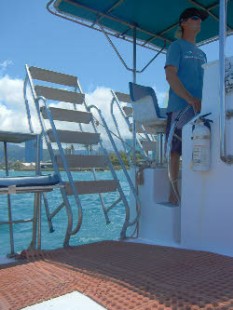 Drain-Thru Mats for Boat Decks, Heavy-duty non-slip Drainage Mats, Drain Through Matting for Boats, Ships and Vessels